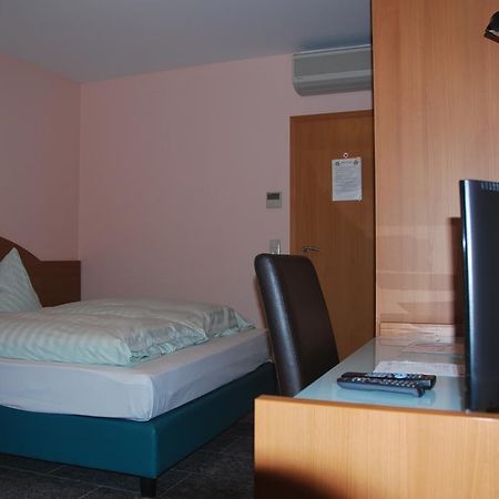 Hotel & Restaurant Garda Дармштадт Номер фото