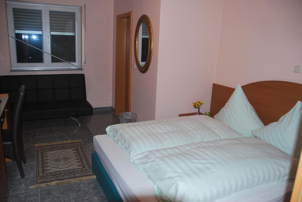 Hotel & Restaurant Garda Дармштадт Номер фото