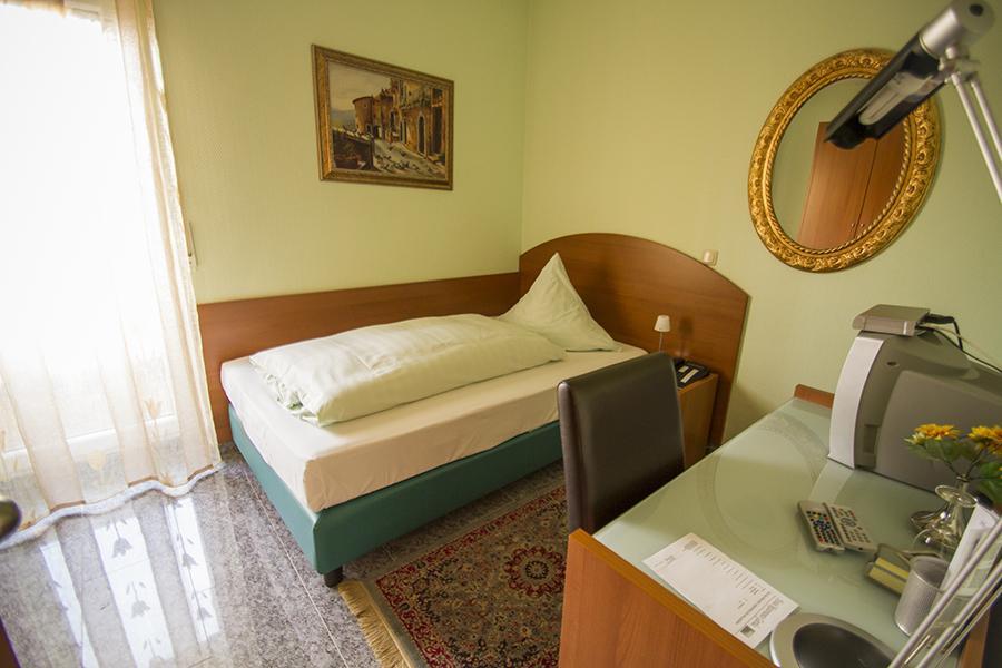 Hotel & Restaurant Garda Дармштадт Номер фото