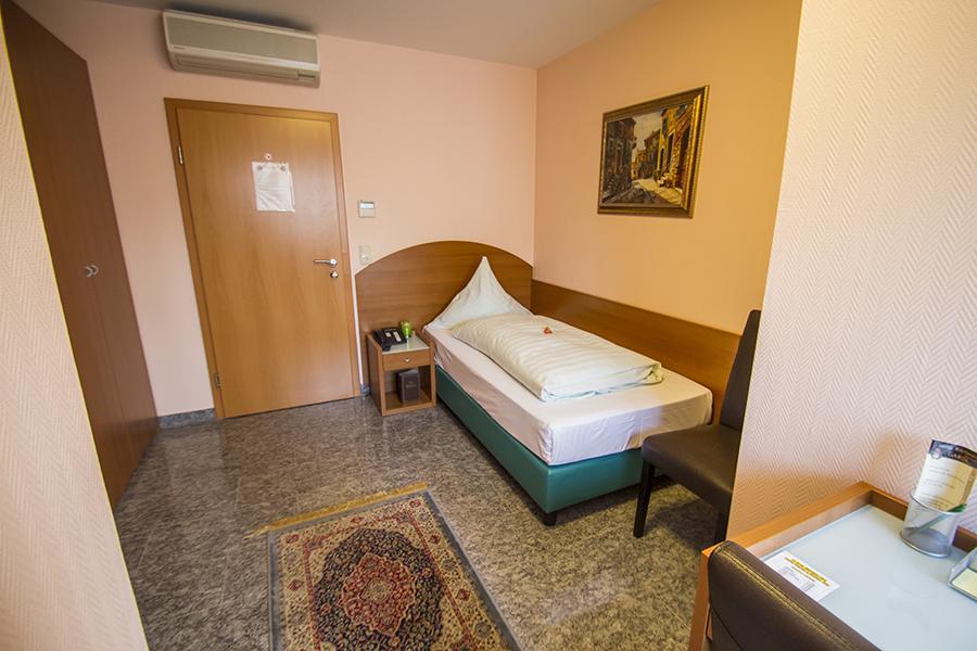 Hotel & Restaurant Garda Дармштадт Номер фото